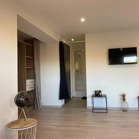 Апартаменты Loft Lumineux Et Moderne A *